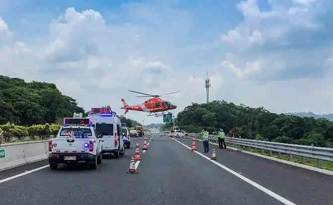 武陟高速公路汽车救援案例
